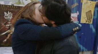 男女亲嘴的视频,男女亲密互动视频曝光